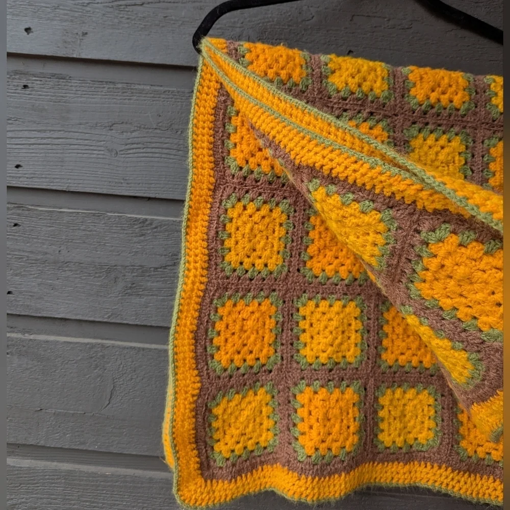 Handknit Retro 70s Granny Square Afghan Blanket 34.5